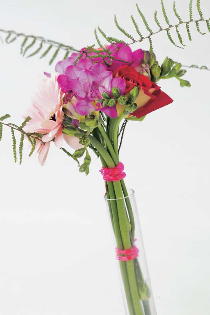 Freesia_bouquet_rozerood_BBH