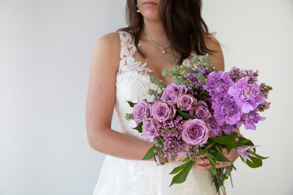 bruidsboeket_roos_purple